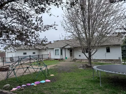 702 Idaho St SW, Lonsdale, MN 55046