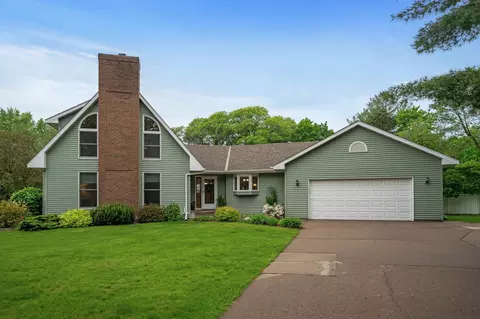 26310 Golden Ct, Wyoming, MN 55092