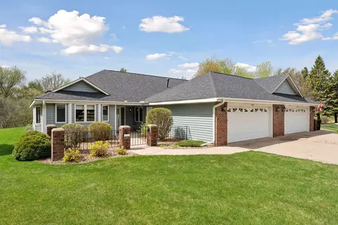 1128 Lois Ct, Shoreview, MN 55126