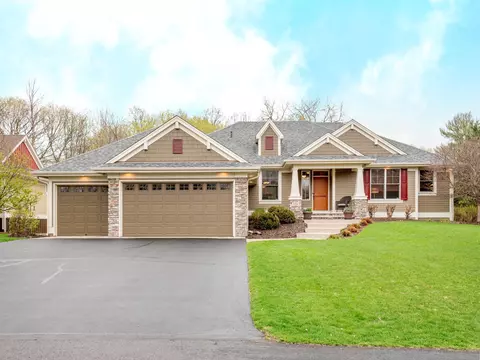 114 Warner Way, Mahtomedi, MN 55115