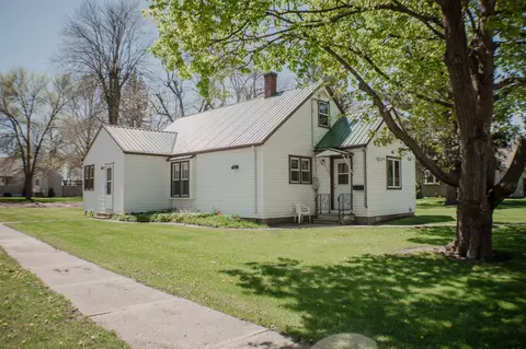 181 2nd Ave SE, Trimont, MN 56176