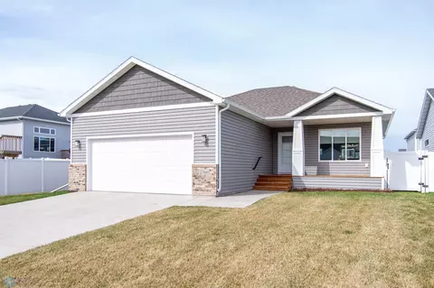 2760 Westwood St W, West Fargo, ND 58078