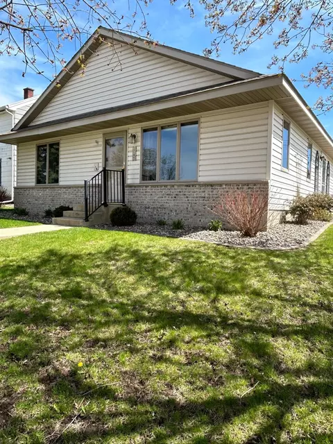 1085 S Main St, Zumbrota, MN 55992