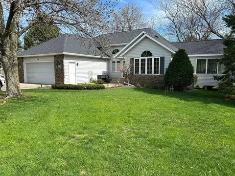 1308 Rose Ct, Waseca, MN 56093