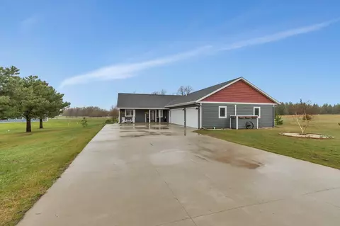 323 Old Glory Dr, Alexandria, MN 56308