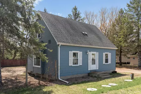 1992 338th Ln NE, Cambridge, MN 55008