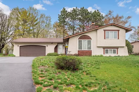 755 Larson Ct, Shoreview, MN 55126