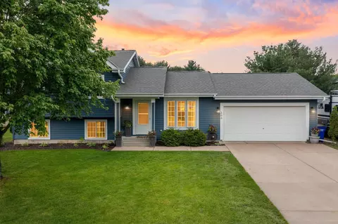 208 Evergreen Dr, Somerset, WI 54025