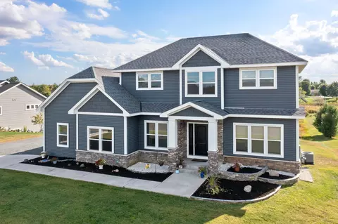 601 Kreekview Dr, Osceola, WI 54020