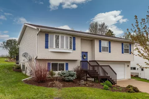 3083 Rose Heights Dr SE, Rochester, MN 55904
