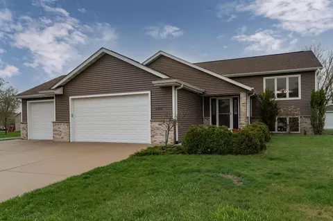 1222 5th St NW, Dodge Center, MN 55927