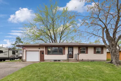 1424 Blossom Ln, Saint Paul Park, MN 55071