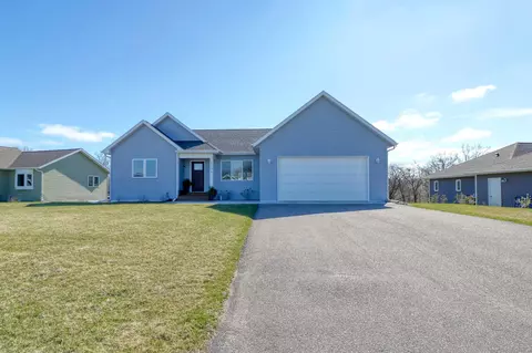 1138 Bay Ridge Dr, Detroit Lakes, MN 56501