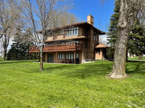 1006 S Elm St, Lamberton, MN 56152