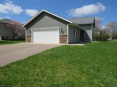 220 North Ln, Green Isle, MN 55338