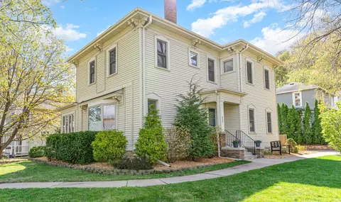 925 W 4th St, Red Wing, MN 55066