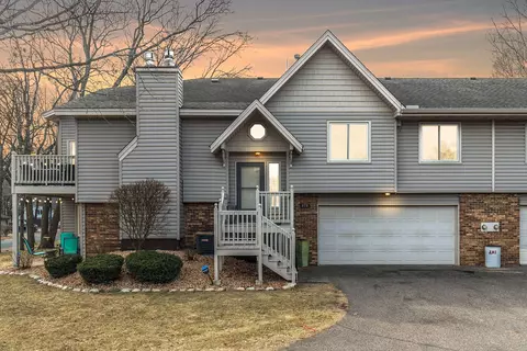 171 Galtier Pl, Shoreview, MN 55126