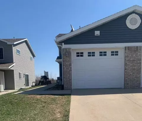 503 Pointe Ct SW, Rochester, MN 55902