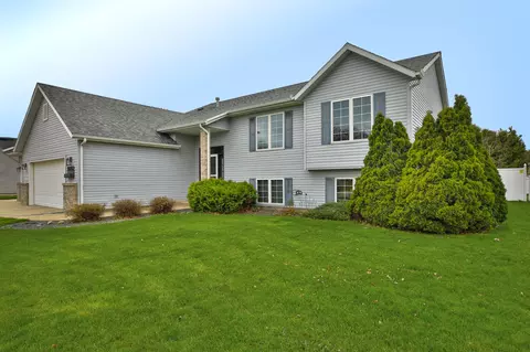 1920 Sunlight Ave SE, Owatonna, MN 55060