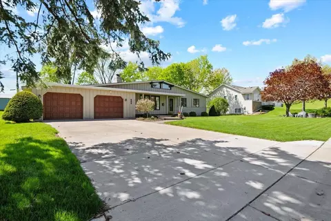 135 Albert St, Loretto, MN 55357 photo 2