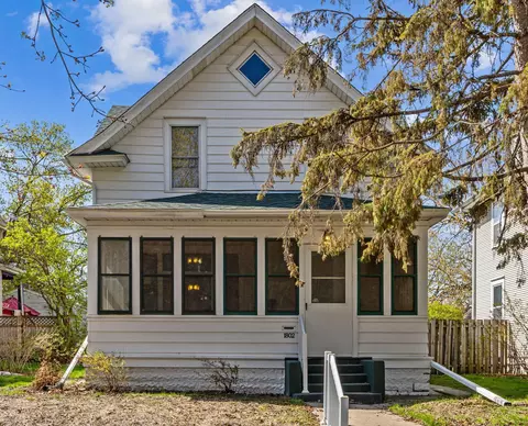 1802 Minnehaha Ave W, Saint Paul, MN 55104