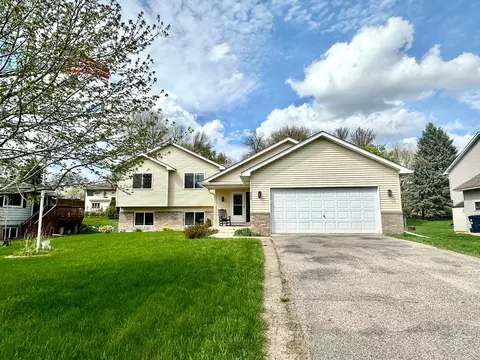 683 Westwind Ave, Shakopee, MN 55379