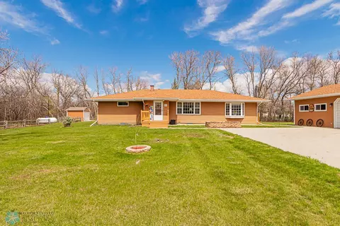 122 4th St, Grandin, ND 58038