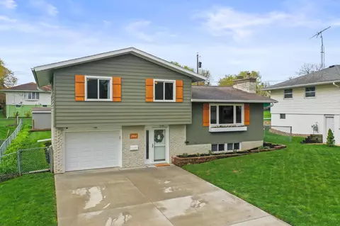 1922 23rd St NW, Rochester, MN 55901