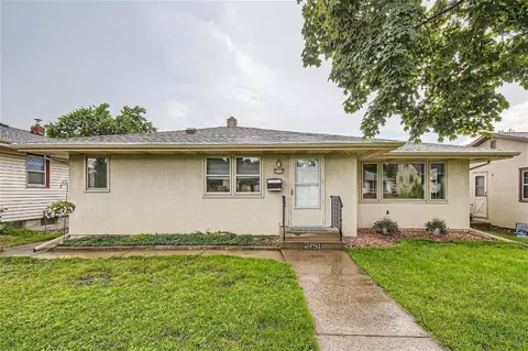 2151 5th St E, Saint Paul, MN 55119