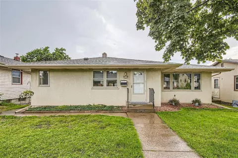 2151 5th St E, Saint Paul, MN 55119