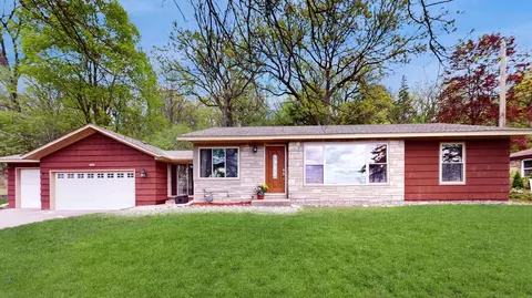 606 Point Douglas Rd S, Saint Paul, MN 55119