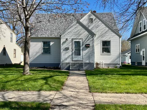 321 Stephens Ave, Ortonville, MN 56278