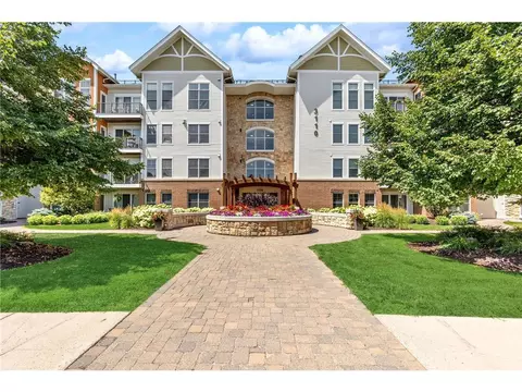 3110 N Chestnut St #207, Chaska, MN 55318