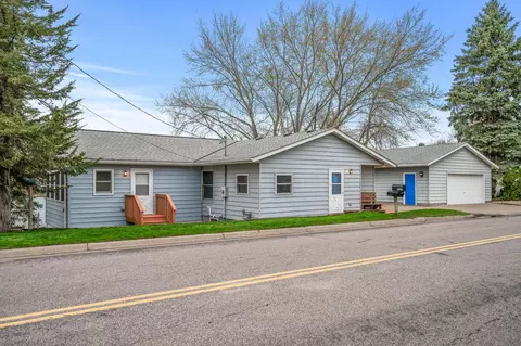 1232 Bay Dr SE, Forest Lake, MN 55025