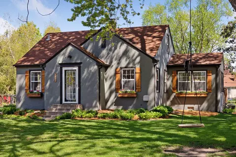 1883 Glenpaul Ave, Arden Hills, MN 55112