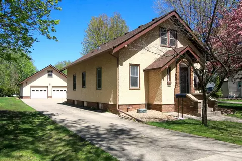 39 5th Ave NE, Hutchinson, MN 55350