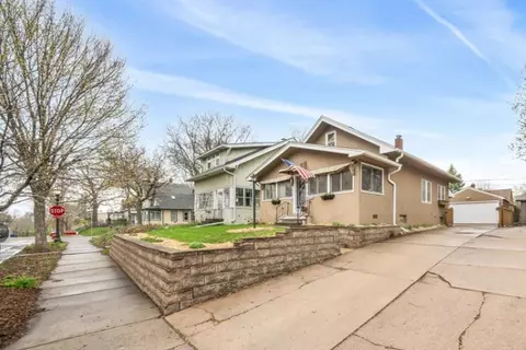 1007 Avon St N, Saint Paul, MN 55103