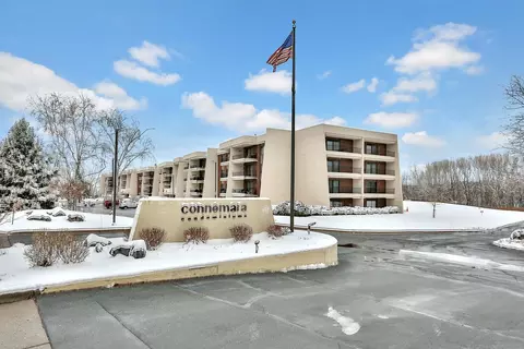 2455 Londin Ln E #118, Maplewood, MN 55119