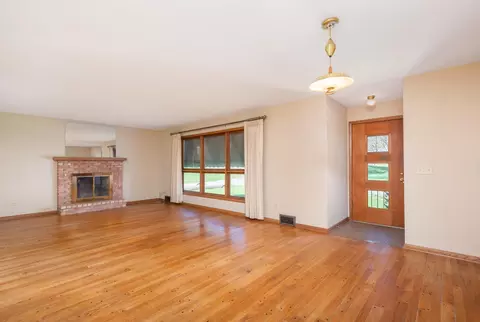 565 Wheeler Dr, Excelsior, MN 55331 photo 4