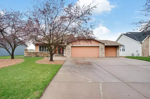 2470 Schadt Dr E, Maplewood, MN 55119