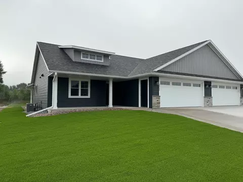 2955 Red Clover St, Holmen, WI 54636