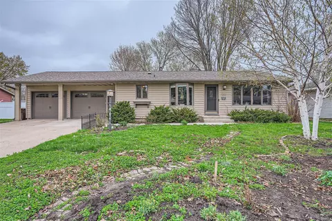 1217 Park Ln, Hastings, MN 55033