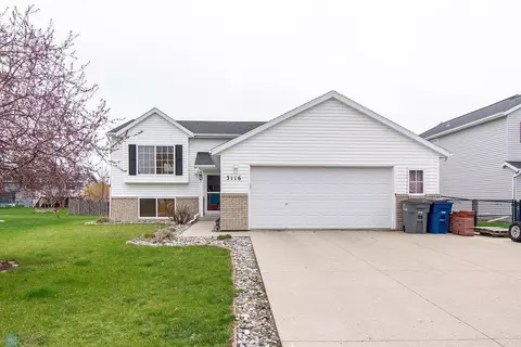 3116 34th St S, Moorhead, MN 56560