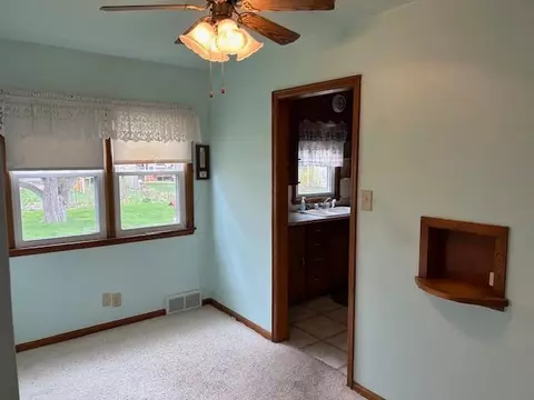 114 E St, Marshall, MN 56258 photo 7