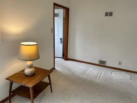114 E St, Marshall, MN 56258 photo 5