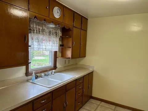 114 E St, Marshall, MN 56258 photo 4