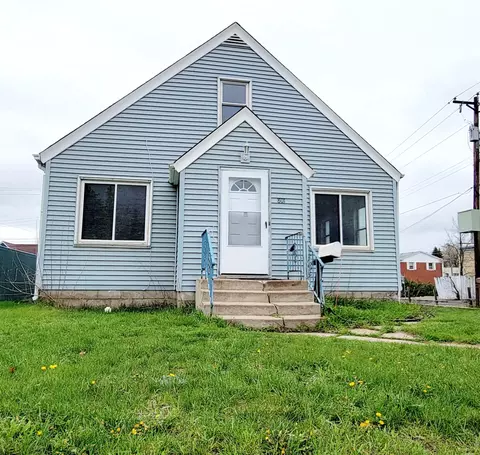 801 Cottage Ave E, Saint Paul, MN 55106