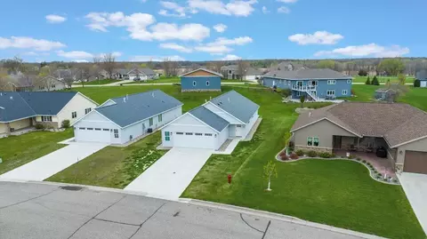 710 Westland Ln, New London, MN 56273