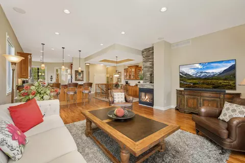 17536 Hackberry Ct, Eden Prairie, MN 55347 photo 9