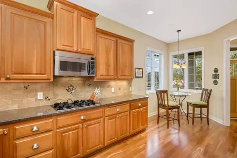 17536 Hackberry Ct, Eden Prairie, MN 55347 photo 5
